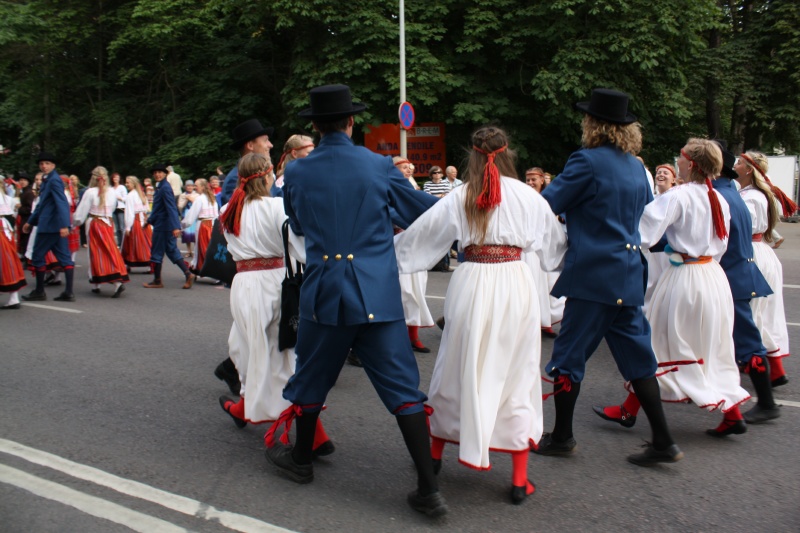ja nd polkat kareldes teistele jrele!
